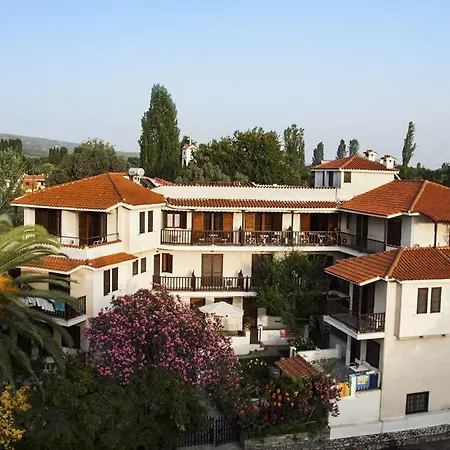Magani Aparthotel 2*