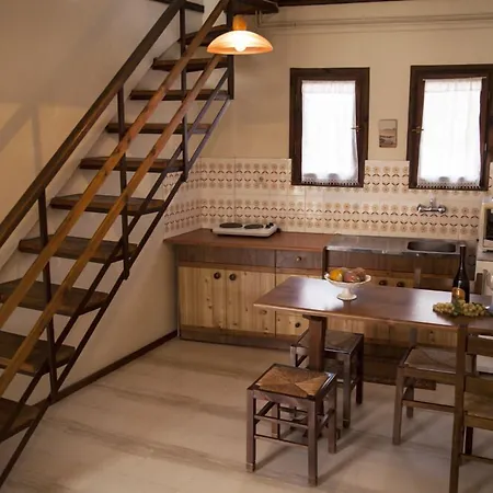 马格尼公寓酒店 2* 卡拉内拉